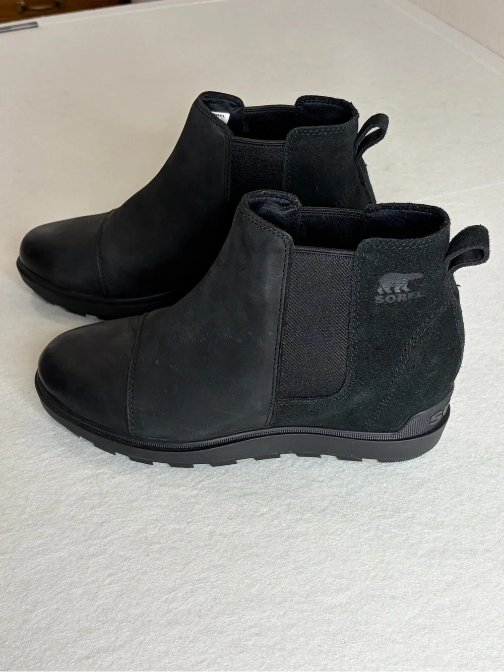 SOREL Women's Evie II Chelsea Boots., size 9